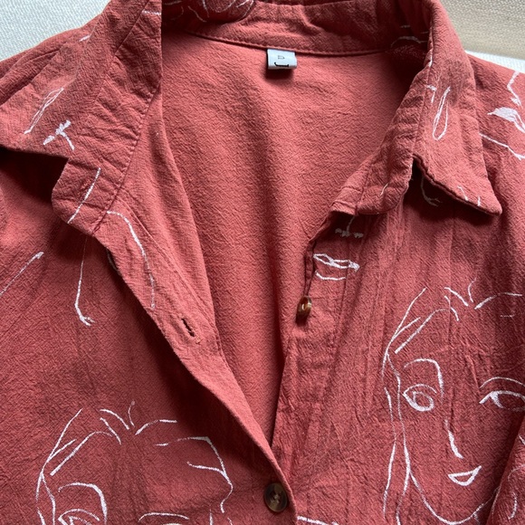 Unique Button Up Top - Picture 3 of 3